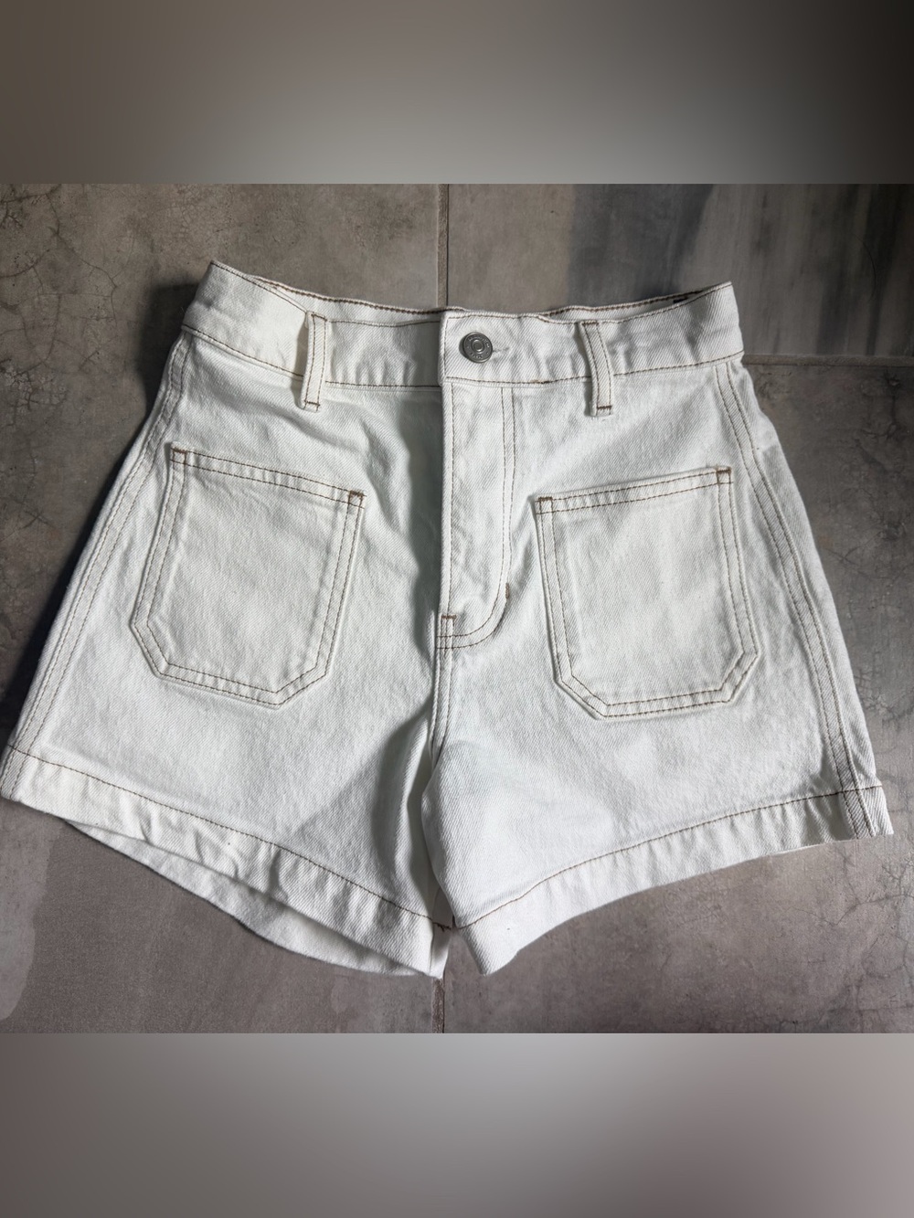 Reformation Alyssa High Rise Jean Shorts in Vintage White Size 23